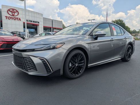 New 2026 Toyota Camry SE FWD image 9