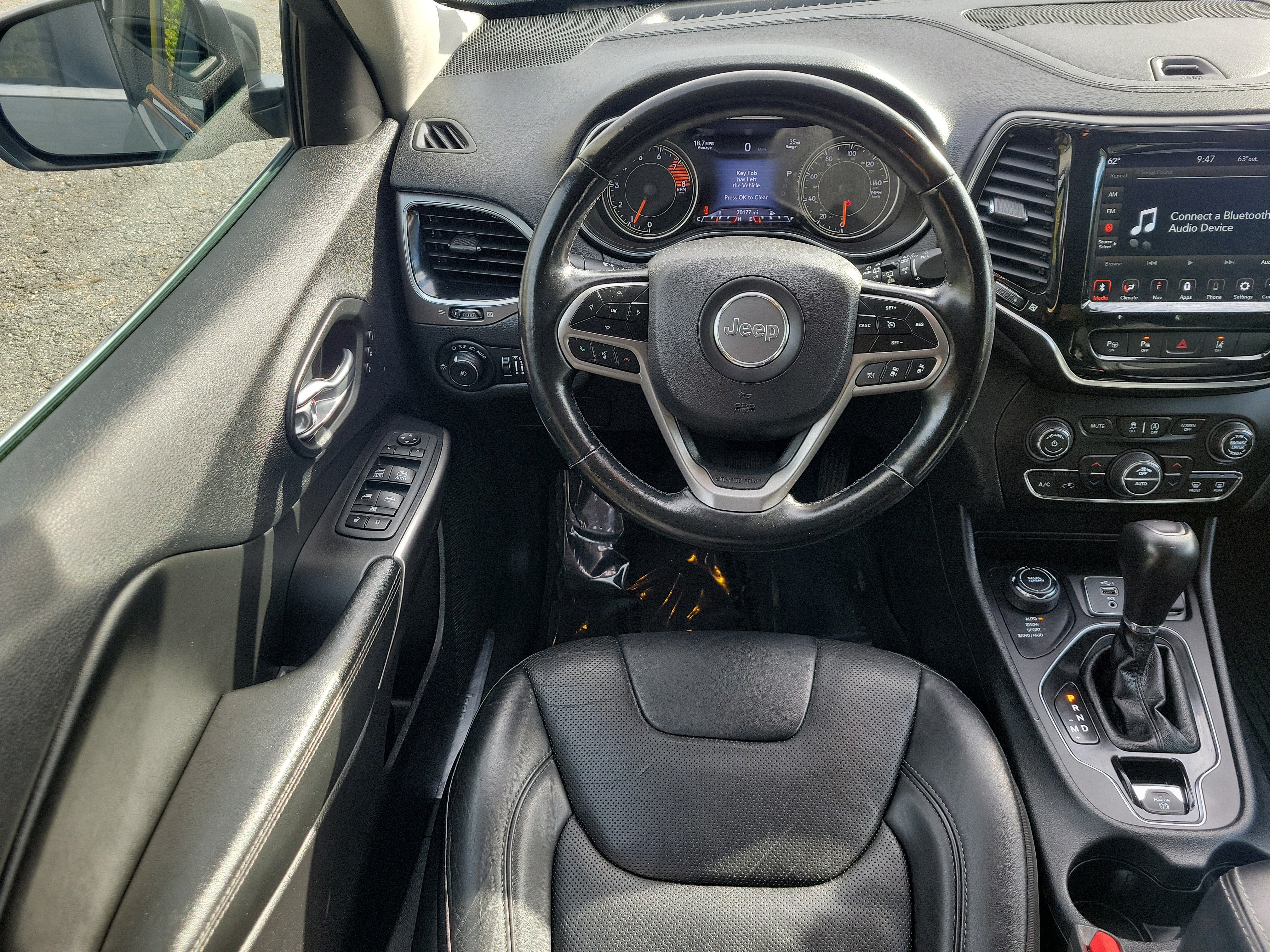 Used 2020 Jeep Cherokee Limited w/ Technology Group AWD/4WD image 19