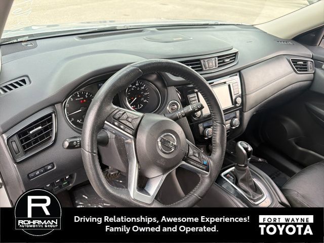 Used 2019 Nissan Rogue SL w/ Premium Package FWD image 5