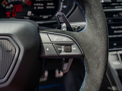 Used 2024 Lamborghini Urus Performante AWD/4WD image 32