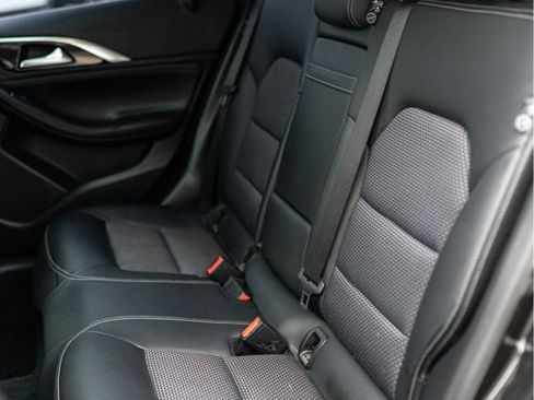 Used 2019 INFINITI QX30 AWD image 10