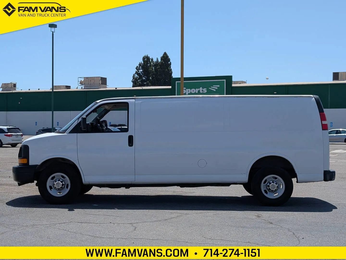 Used 2014 Chevrolet Express 2500 Extended RWD image 4