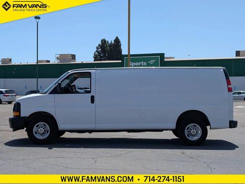 Used 2014 Chevrolet Express 2500 Extended RWD image 4