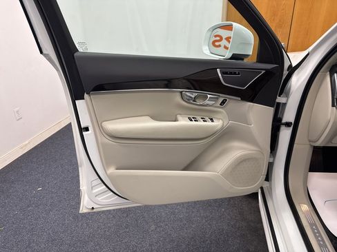 Used 2019 Volvo XC90 T6 Momentum w/ Advanced Package AWD/4WD image 10