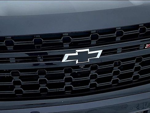 Used 2023 Chevrolet Tahoe Z71 w/ Luxury Package AWD/4WD image 31