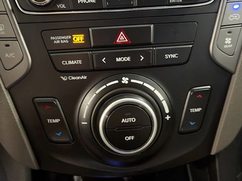 Used 2017 Hyundai Santa Fe Limited AWD/4WD image 23