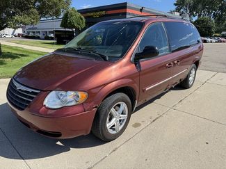 Used 2007 Chrysler Town & Country Touring image 1