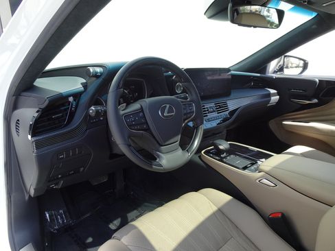 Used 2021 Lexus LS 500 RWD image 10