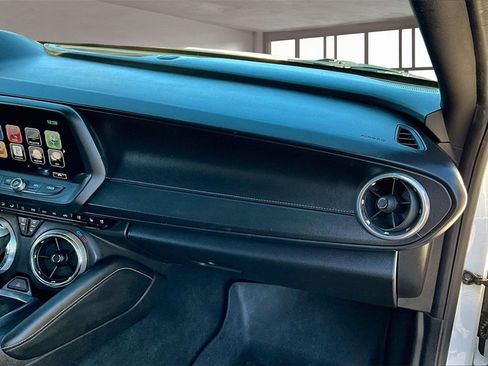 Used 2016 Chevrolet Camaro LT image 17