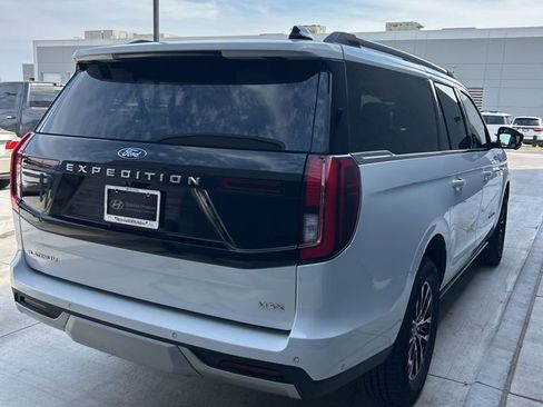 Used 2025 Ford Expedition Max Platinum image 4