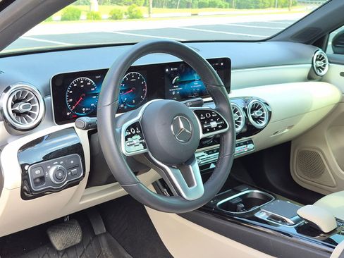 Certified 2020 Mercedes-Benz A 220 4MATIC image 22