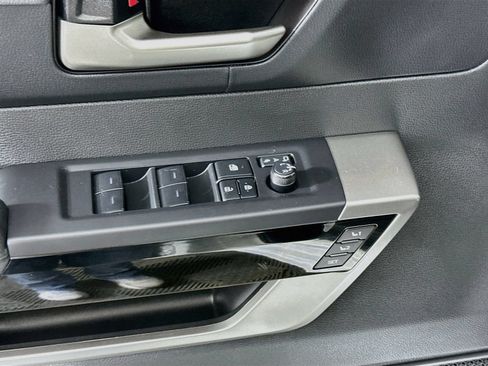 Certified 2025 Toyota Tundra Limited AWD/4WD image 18