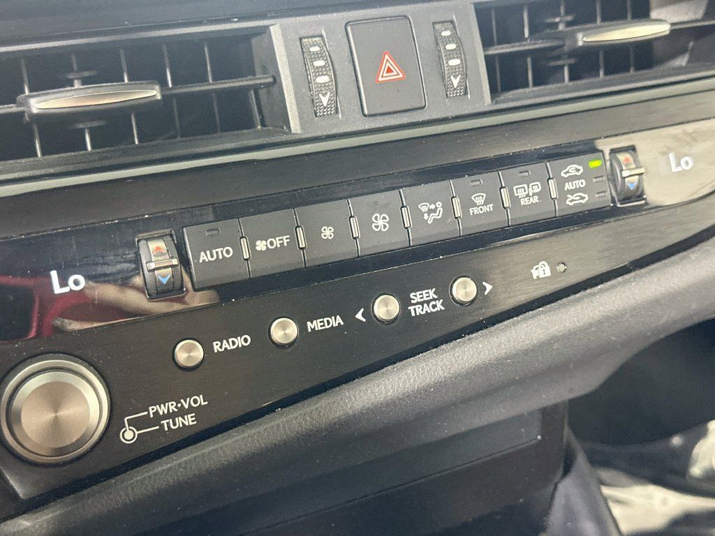 Used 2023 Lexus ES 350 w/ Accessory Package (Z1) FWD image 27