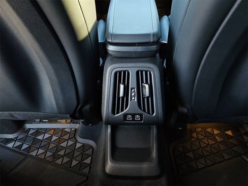 Used 2025 BMW X1 xDrive28i w/ Premium Package image 22