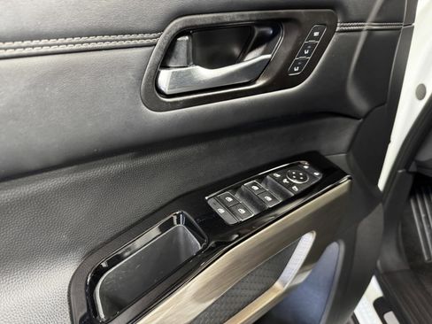 Used 2022 Nissan Pathfinder Platinum w/ Cargo Package image 33