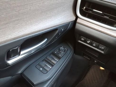 Used 2024 Toyota Grand Highlander Limited image 21