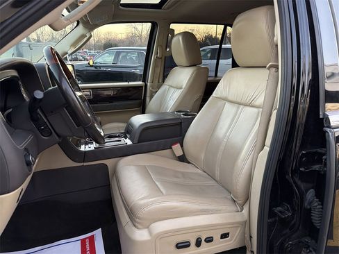 Used 2017 Lincoln Navigator L Reserve image 13