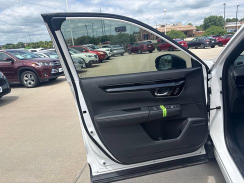 Used 2026 Honda CR-V Sport Touring image 9