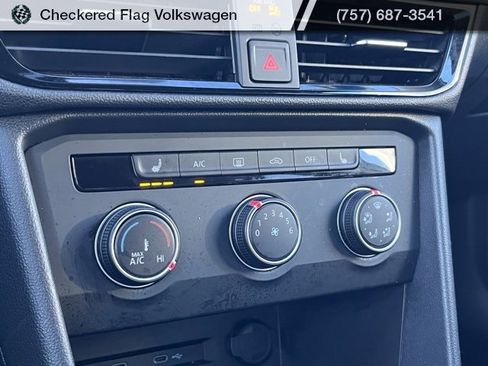 Used 2022 Volkswagen Taos SE image 41