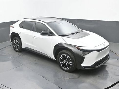 Used 2024 Toyota bZ4X AWD image 27