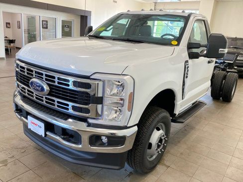 New 2025 Ford F350 XL w/ XL Chrome Package image 4