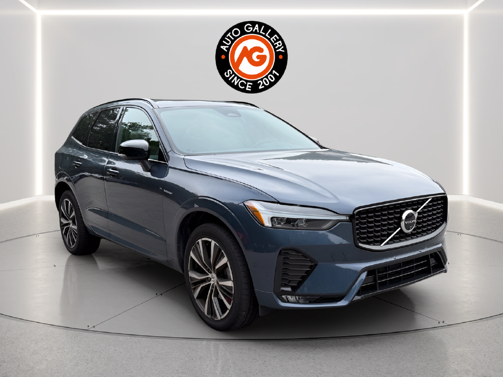 Used 2025 Volvo XC60 B5 Plus AWD/4WD image 1