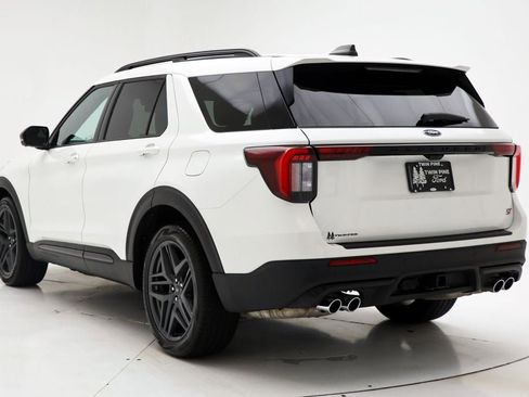 Used 2025 Ford Explorer ST AWD/4WD image 6