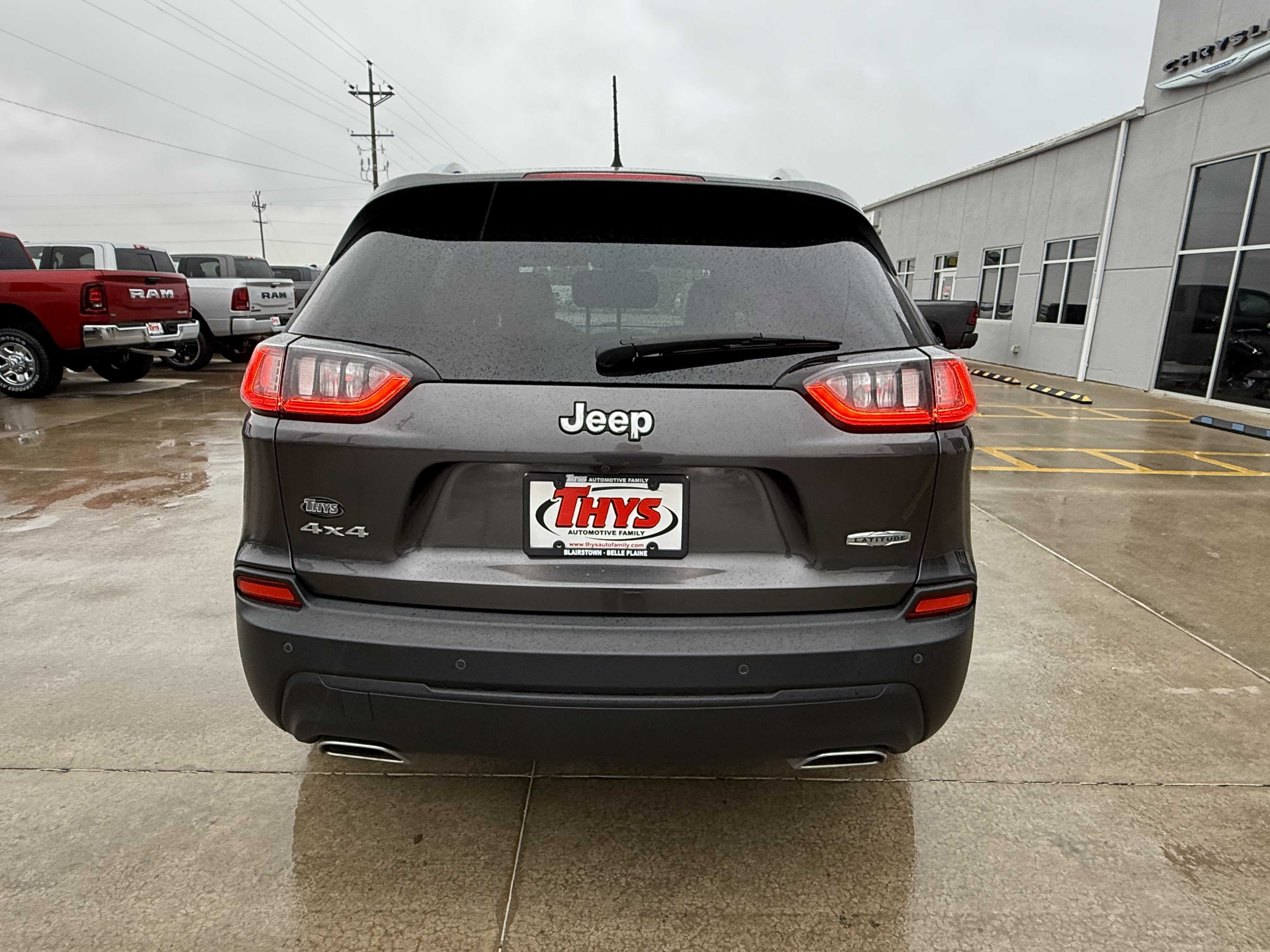 Used 2019 Jeep Cherokee Latitude Plus w/ Cold Weather Group AWD/4WD image 37