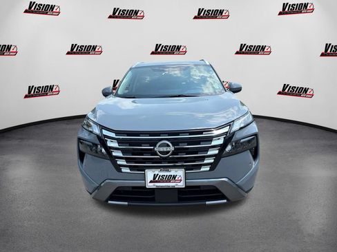 Used 2025 Nissan Rogue SL AWD/4WD image 2