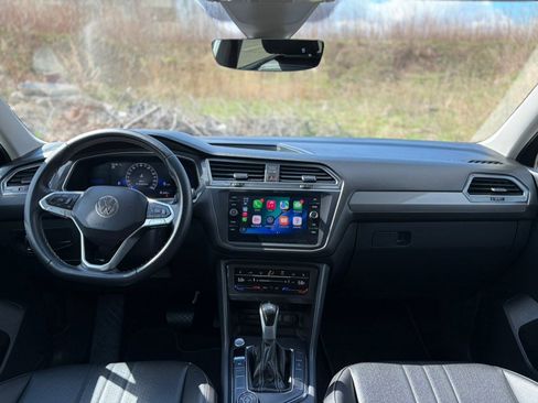 Used 2023 Volkswagen Tiguan SE image 10
