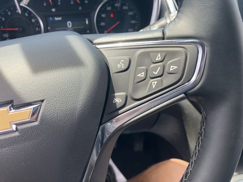 Used 2024 Chevrolet Equinox LT FWD image 33