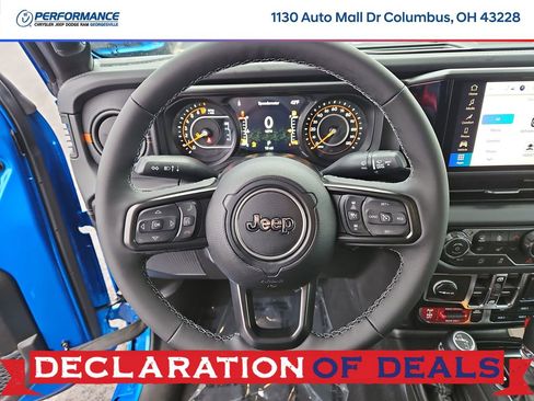 New 2026 Jeep Gladiator Mojave w/ Steel Bumper Group AWD/4WD image 19