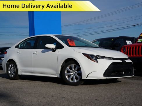 Used 2024 Toyota Corolla LE image 1
