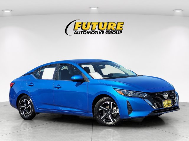 Certified 2025 Nissan Sentra SV FWD image 1
