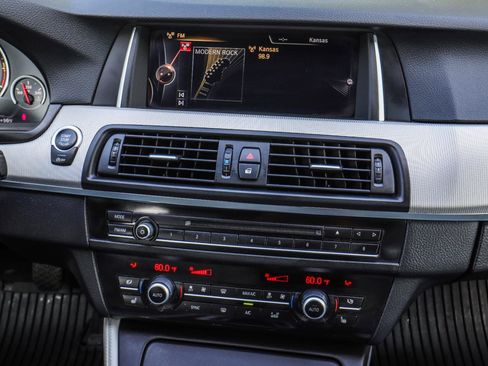 Used 2015 BMW M5 RWD image 30