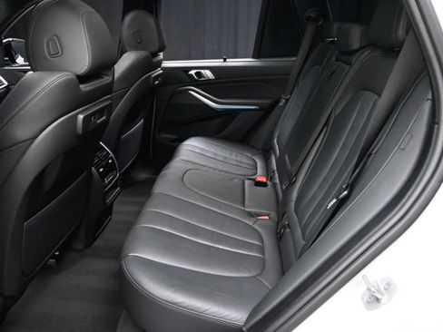 Used 2022 BMW X5 xDrive45e w/ M Sport Package image 11