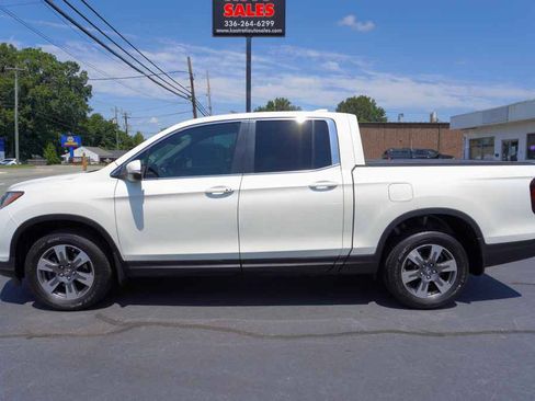 Used 2017 Honda Ridgeline RTL-T image 2