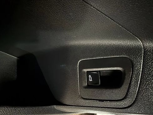 Used 2021 Volkswagen Atlas SEL Premium image 24