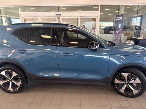Used 2024 Volvo XC40 B5 Plus w/ Protection Package Premier AWD/4WD image 3
