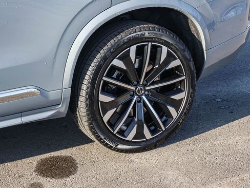 New 2026 Volvo XC90 T8 Plus w/ Protection Package Premier AWD/4WD image 10