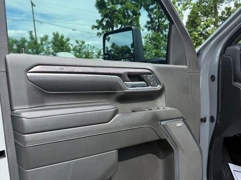 Used 2024 Chevrolet Silverado 2500 LTZ w/ LTZ Plus Package AWD/4WD image 11