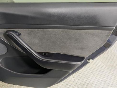 Used 2021 Tesla Model 3 Standard Range Plus image 19