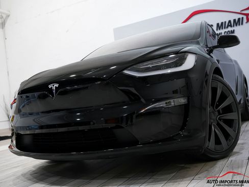 Used 2022 Tesla Model X Plaid image 2
