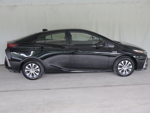 Used 2021 Toyota Prius Prime Limited FWD image 6