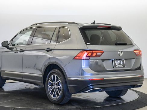 Used 2020 Volkswagen Tiguan SE FWD image 2