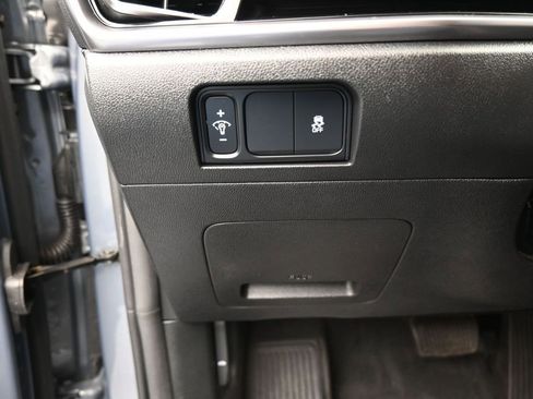 Used 2025 Kia Sorento S FWD image 34