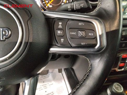 Used 2019 Jeep Wrangler Unlimited Sahara image 13
