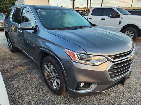 Used 2020 Chevrolet Traverse Premier w/ LPO, Floor Liner Package FWD image 1