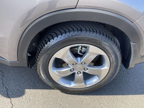 Used 2017 Honda HR-V EX image 9