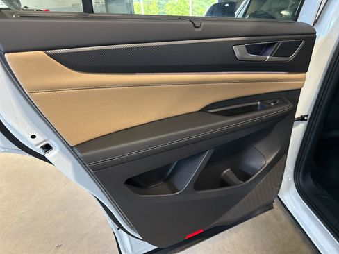 New 2025 Volkswagen Atlas Cross Sport SEL image 27